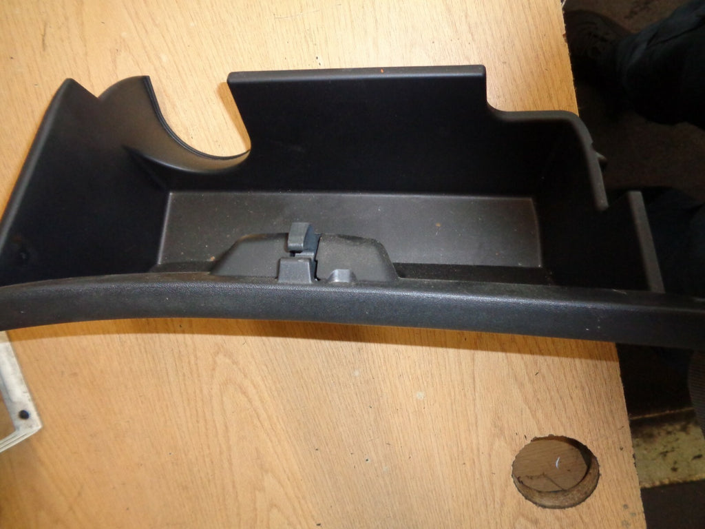 PEUGEOT 108 CITREON C1 TOYOTA AYGO GLOVE BOX 2017 MK2 555500H020