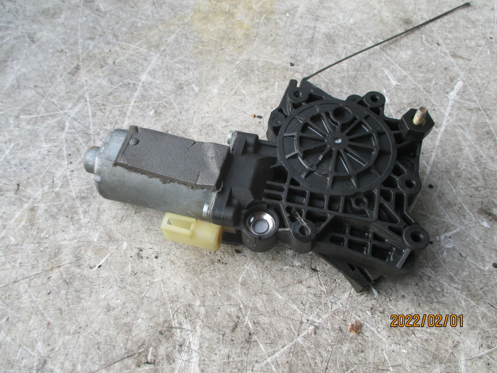 FORD KA 2008 3 NS PASSENGER SIDE WINDOW MOTOR 0130821682