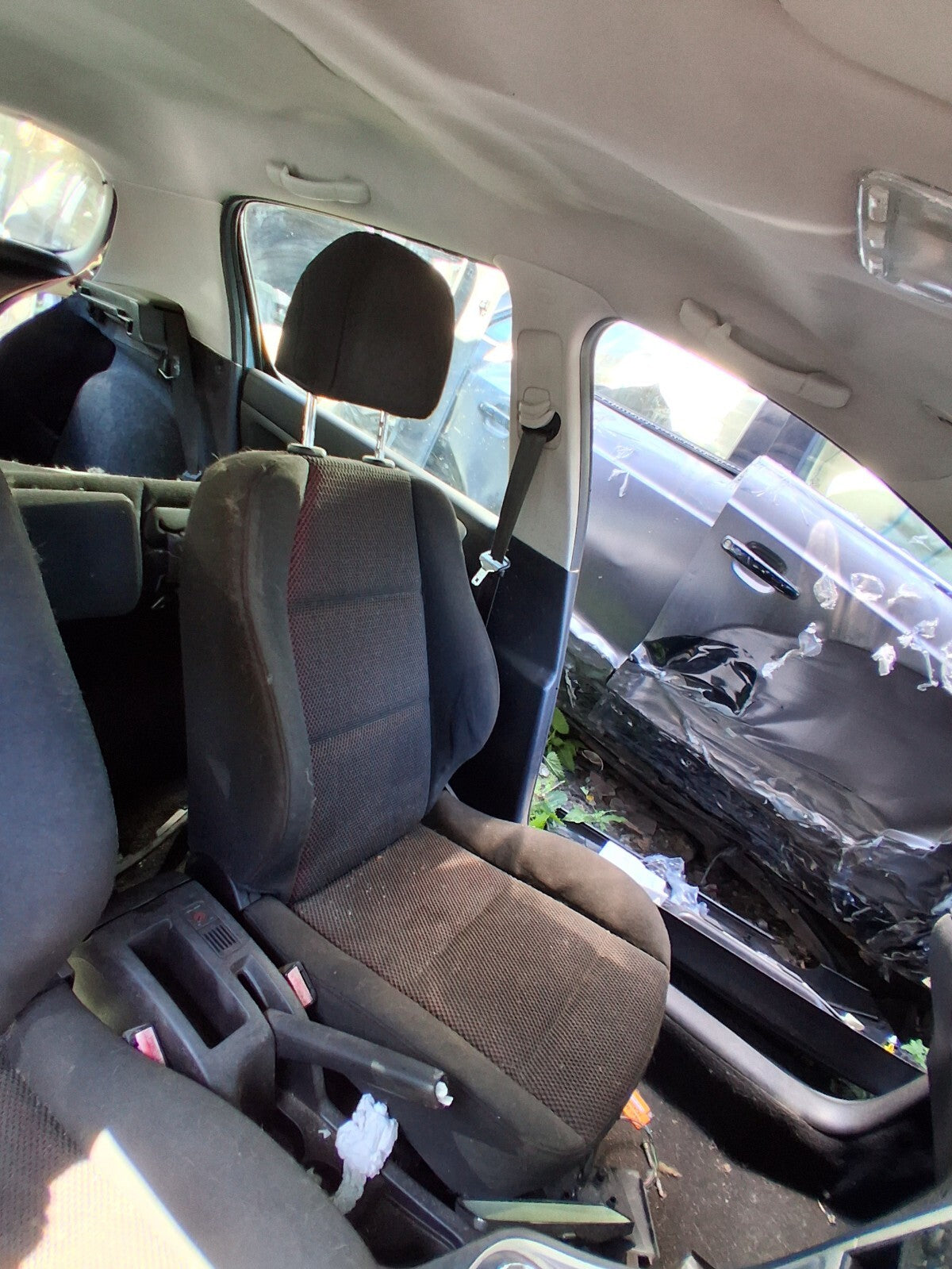 2006 PEUGEOT 307 NSF PASSENGER SIDE FRONT LEFT COMPLETE FABRIC SEAT