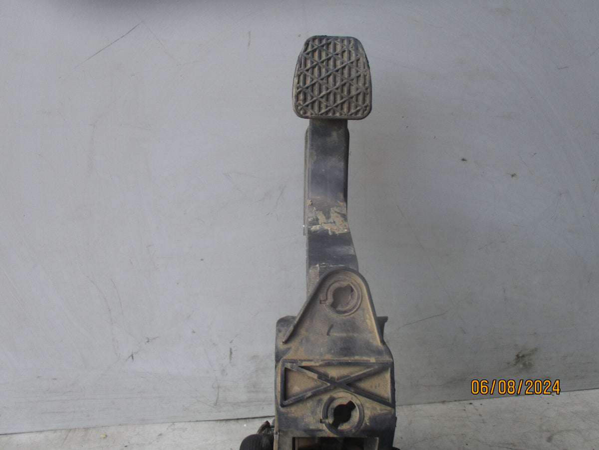 2020 MERCEDES BENZ SPRINTER W907 CLUTCH PEDAL A9072900000