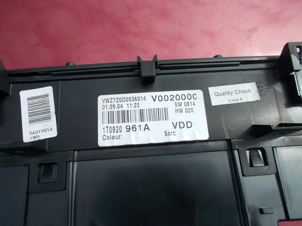 VOLKSWAGEN GOLF MK5 SPEEDOMETER CLOCKS VWZ7Z0D0536014