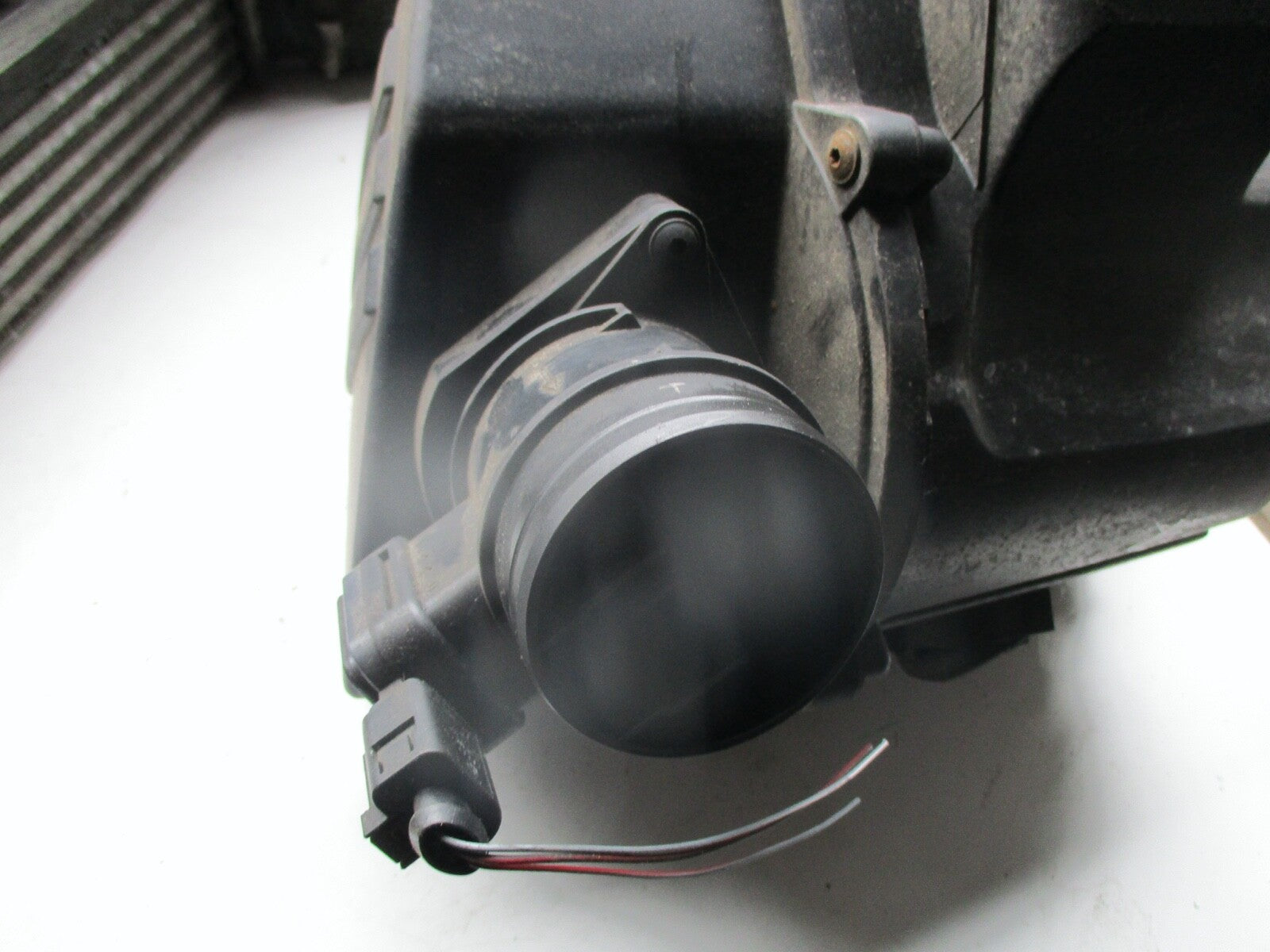 AUDI A3 8V (MK3) 1.6 TDI MASS AIR FLOW METER AND BOX 03L906461