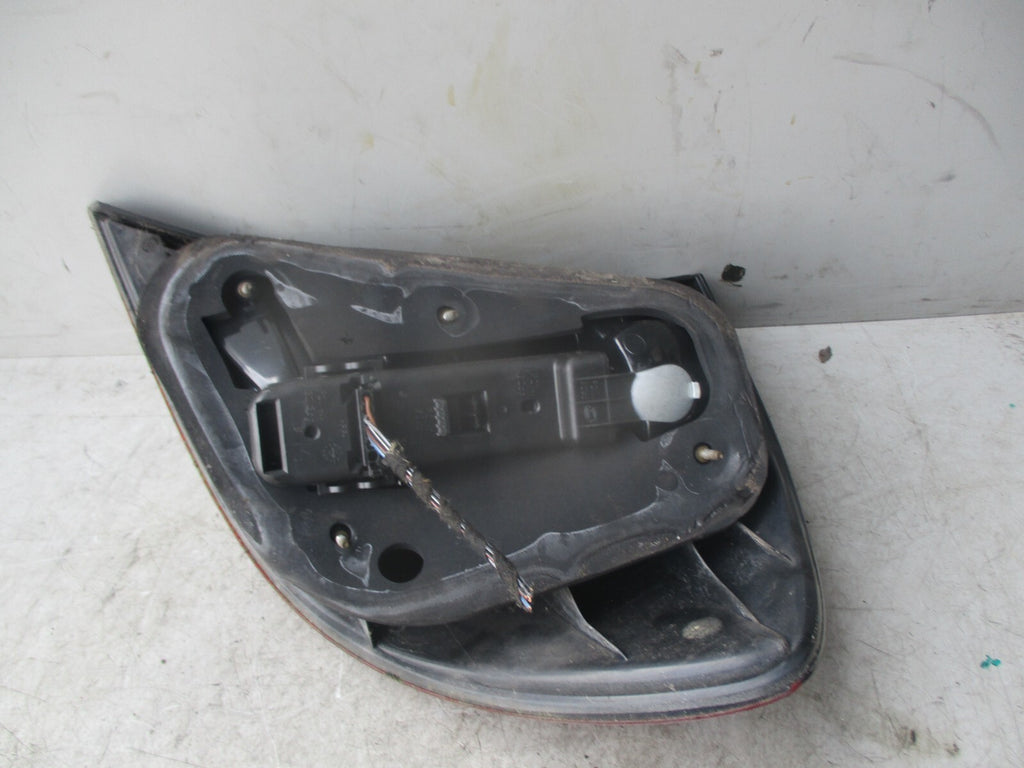 2002 MERCEDES C CLASS COUPE CL203 NSR PASSENGER REAR TAIL LIGHT LAMP 15163100