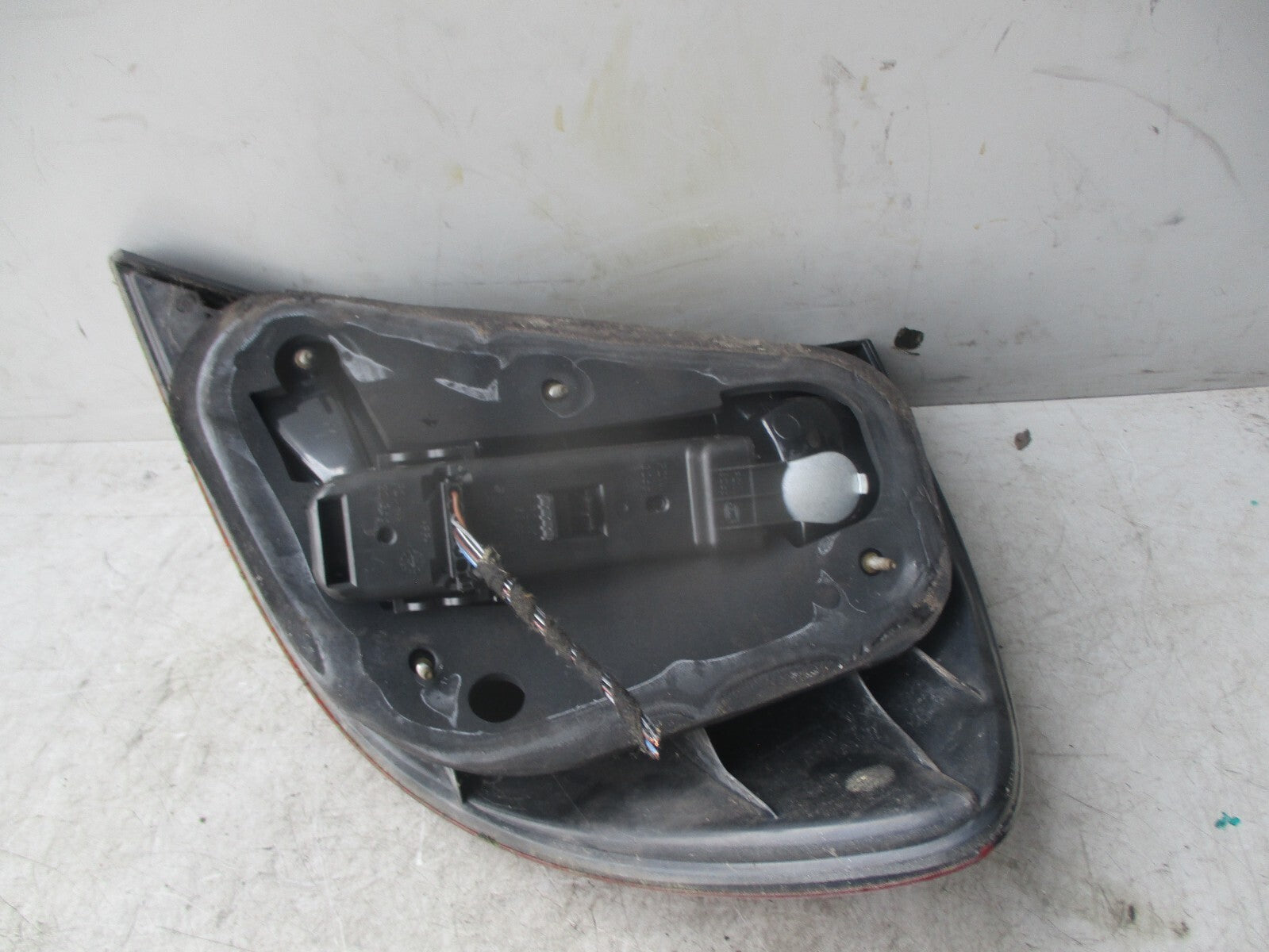 2002 MERCEDES C CLASS COUPE CL203 NSR PASSENGER REAR TAIL LIGHT LAMP 15163100