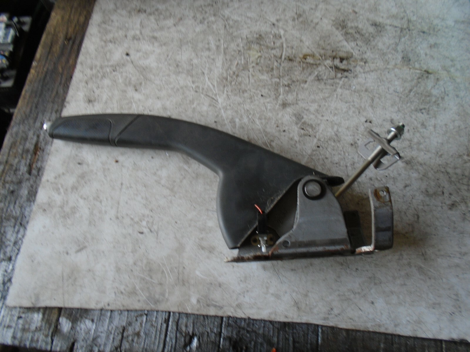 RENAULT CAPTUR 2018 MK1 HANDBRAKE LEVER
