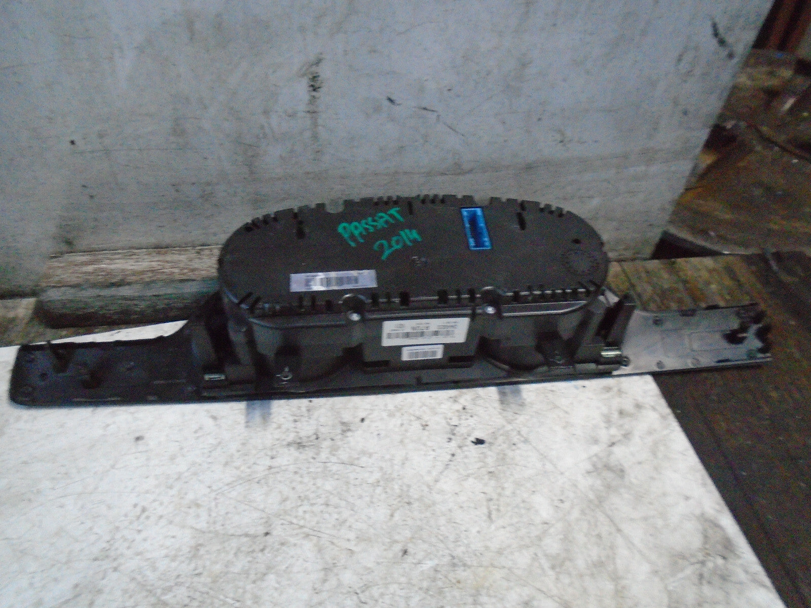 VW VOLKSWAGEN PASSAT 2014 B7 2.0 DIESEL SPEEDOMETER INSTRUMENT CLUSTER 3AA920970