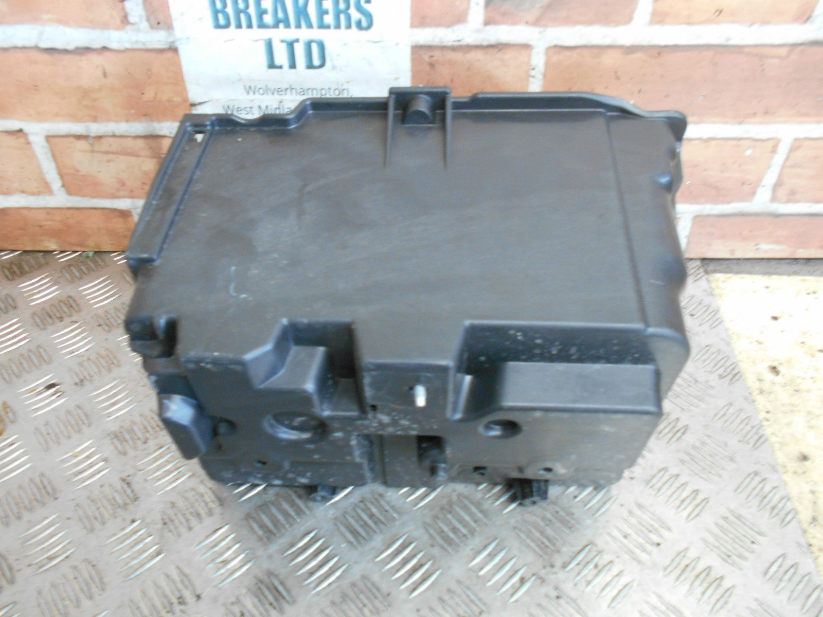 FORD FIESTA MK8 2015 1.0 TURBO ECOBOOST BATTERY TRAY C1BT-10723-BB