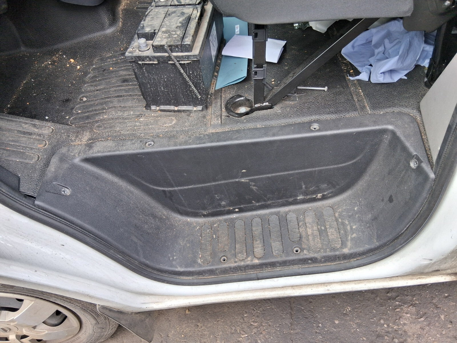 2024 NISSAN INTERSTAR MASTER MK3 NSF PASSENGER SIDE LEFT STEP TRIM 769520009R