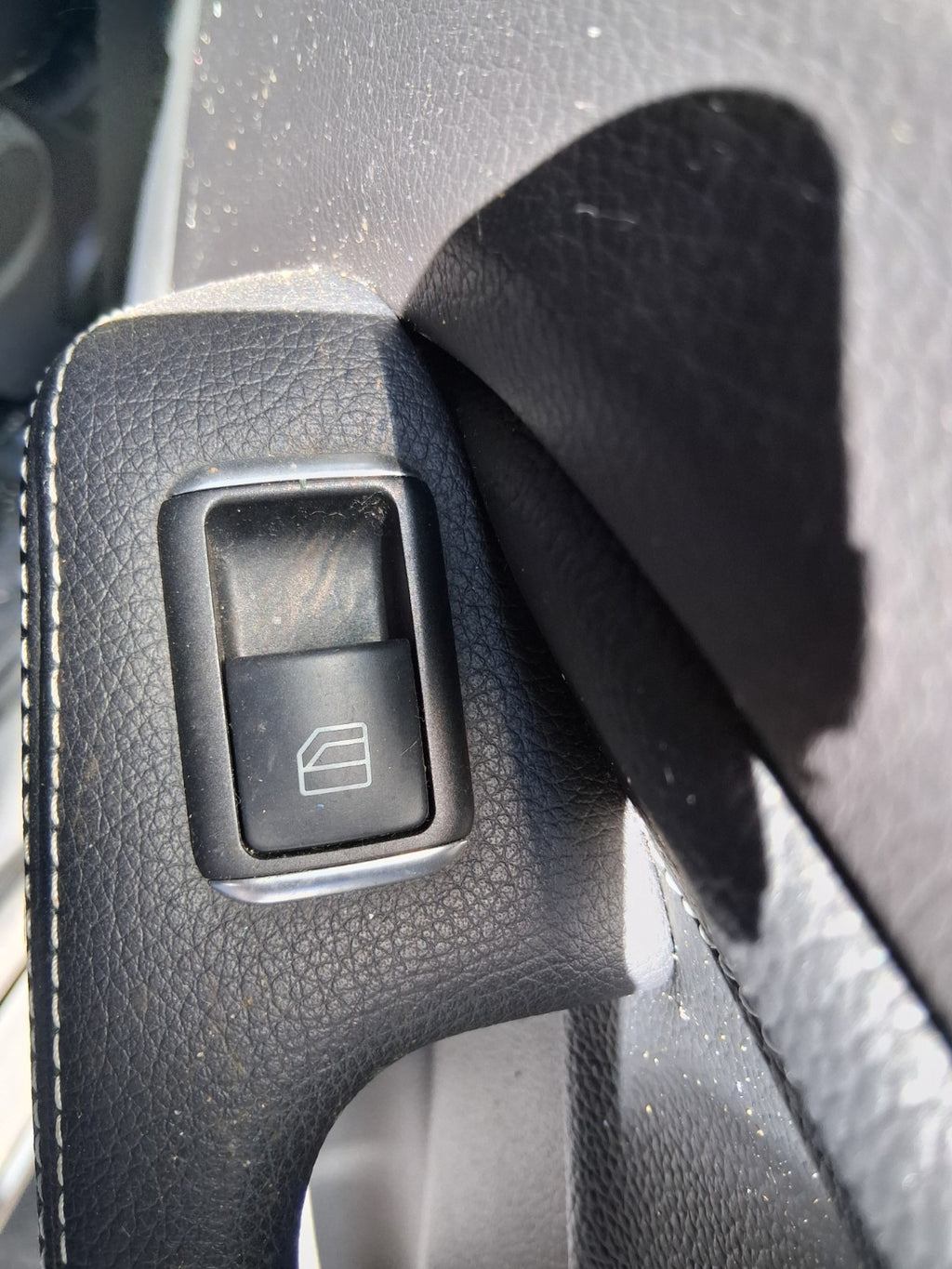 2019 MERCEDES BENZ GLA 180 X156 OSR DRIVER SIDE REAR WINDOW CONTROL SWITCH