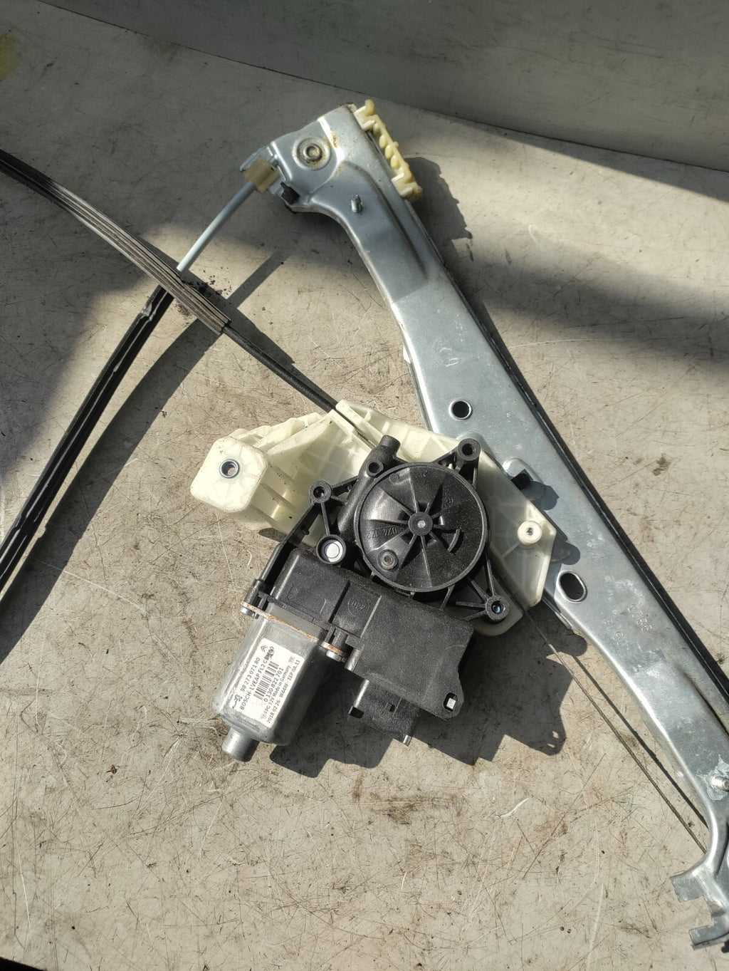 2018 CITROEN C4 CACTUS NSF PASSENGER FRONT WINDOW MOTOR & REGULATOR 9827307180