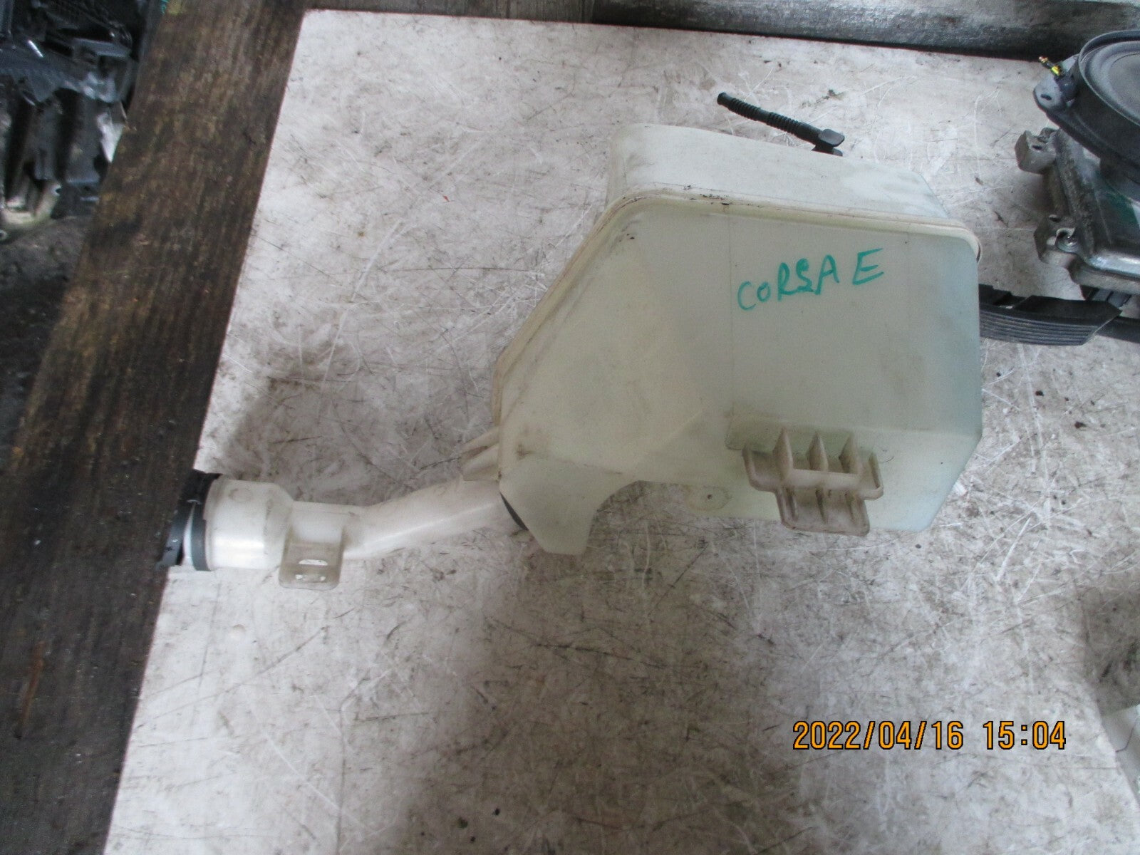 VAUXHALL CORSA E 2018 WINDSCREEN WASHER BOTTLE 13432704