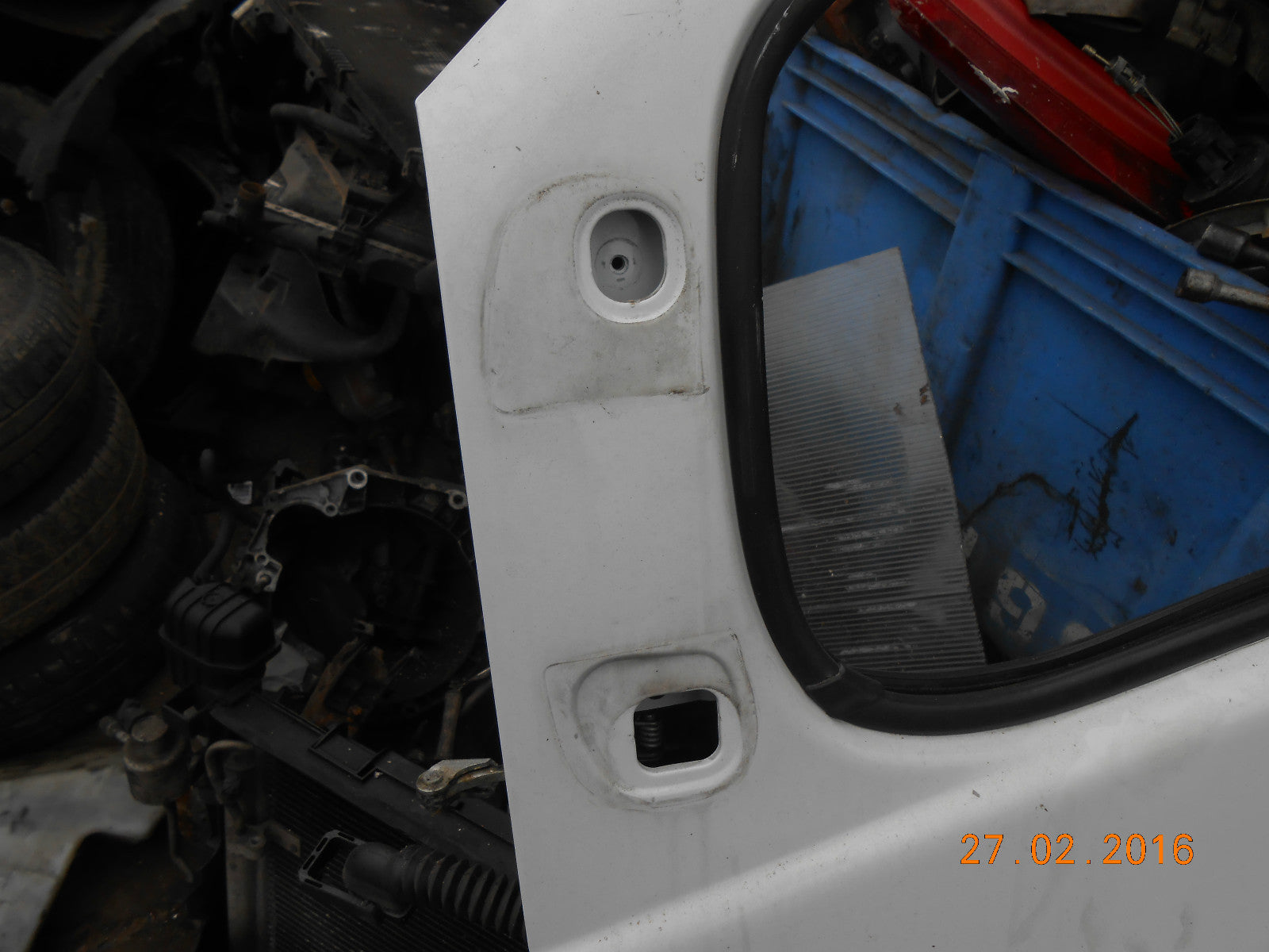 VAUXHALL VIVARO 2003 NSF PASSENGER  SIDE FRONT BARE DOOR TRIM  HINGE WHITE