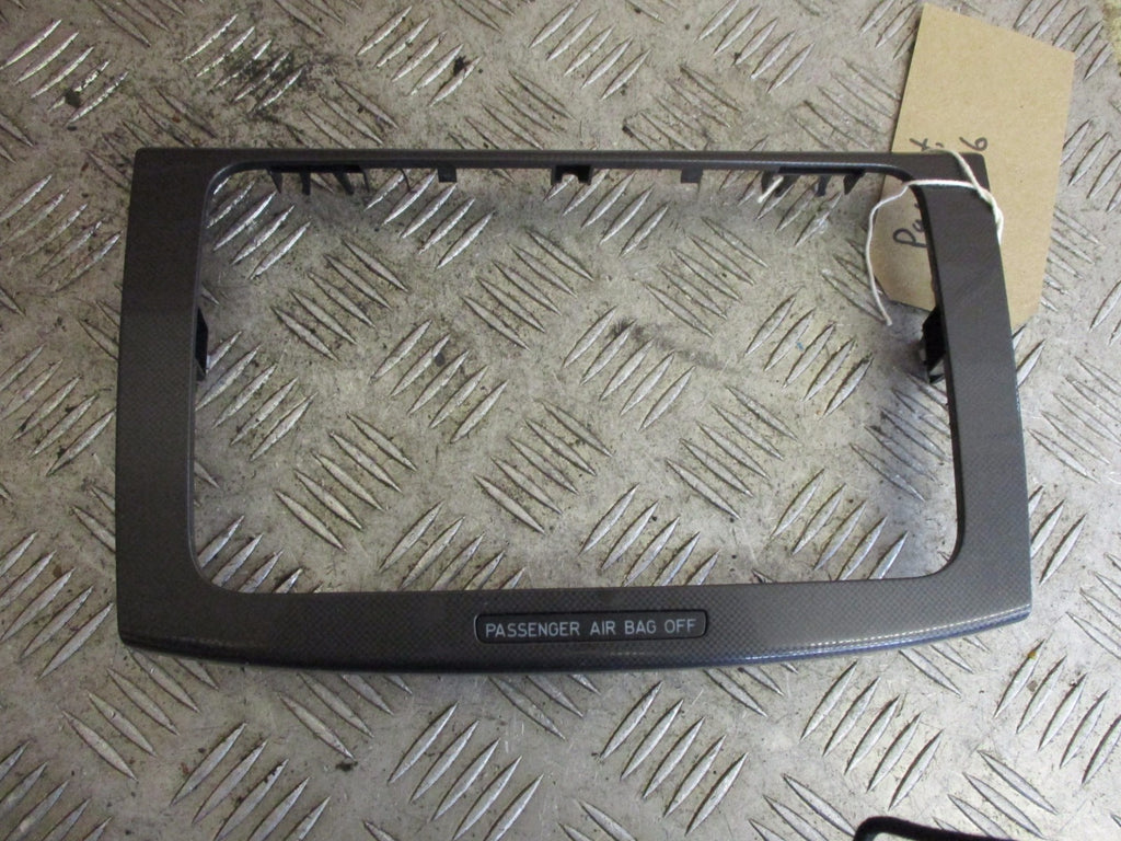 2006 VW PASSAT CENTRE DASH RADIO TRIM BEZEL 31 841 0100