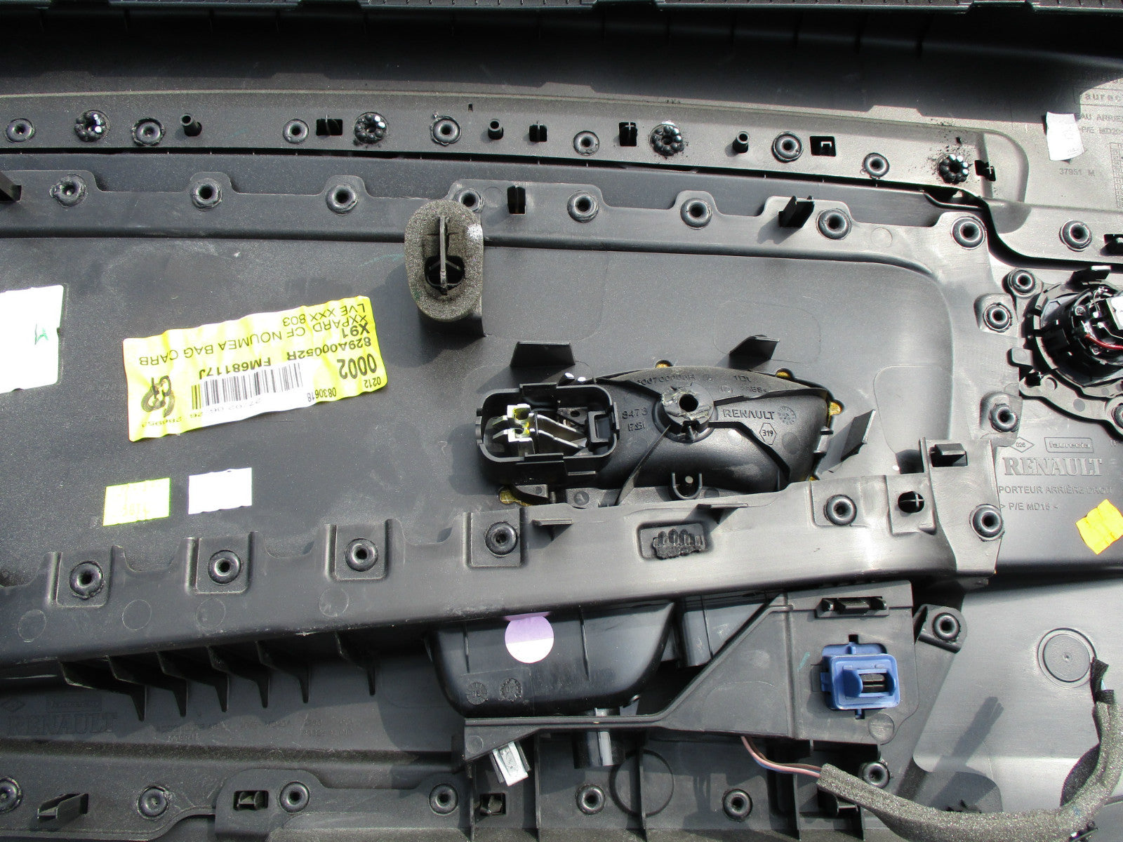 RENAULT LAGUNA MK3 2008 OSR DRIVER SIDE REAR PLASTIC DOOR CARD PANEL
