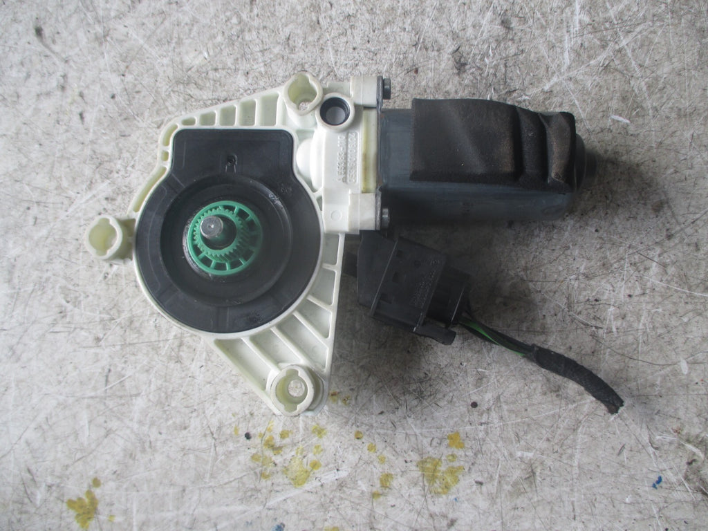 MERCEDES A CLASS W176 2016 NSF PASSENGER FRONT DOOR WINDOW MOTOR A61041113