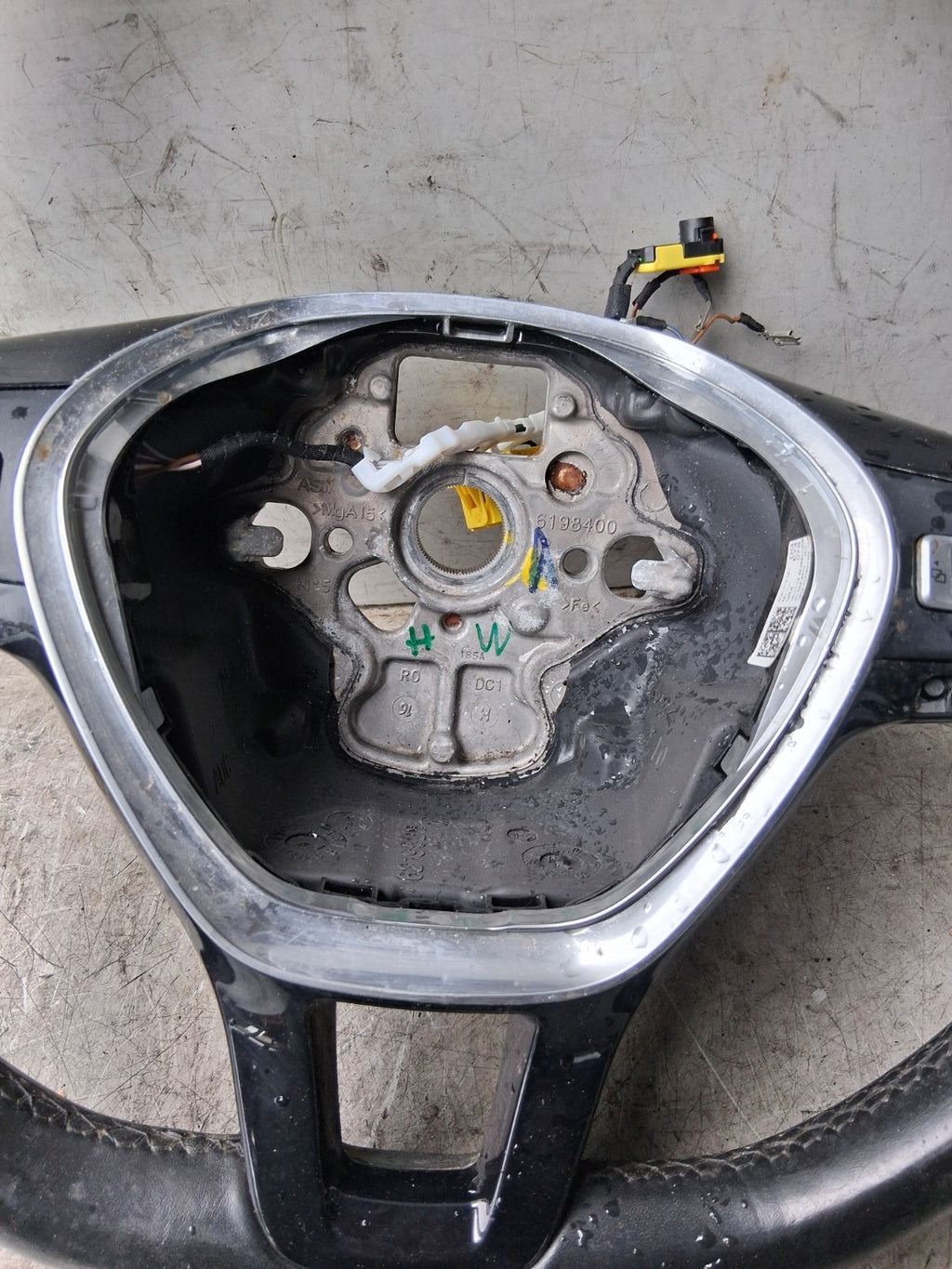 2016 VOLKSWAGEN GOLF MK7 MULTIFUNCTIONAL STEERING WHEEL 622995100A