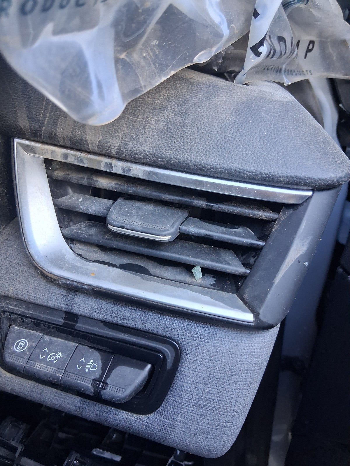 2024 RENAULT CLIO FACELIFT MK5 OSF DRIVER SIDE FRONT RIGHT AIRVENT