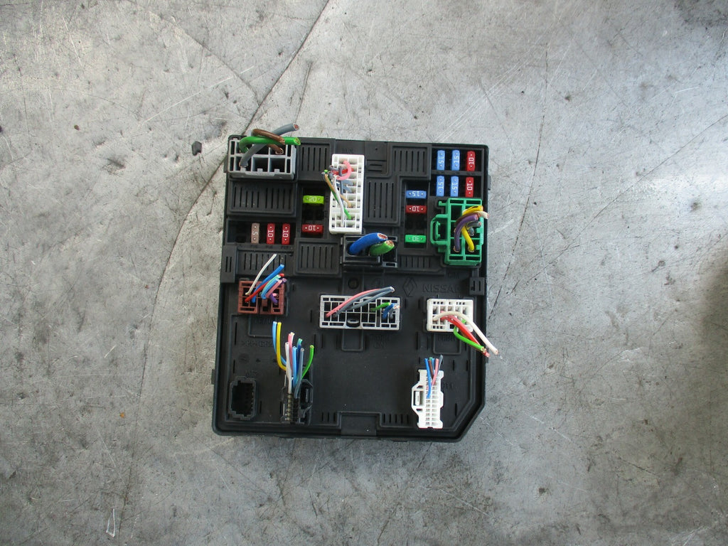 NISSAN QASHQAI J11 (MK2) FUSE BOX RELAY UNIT 284B75NA2A