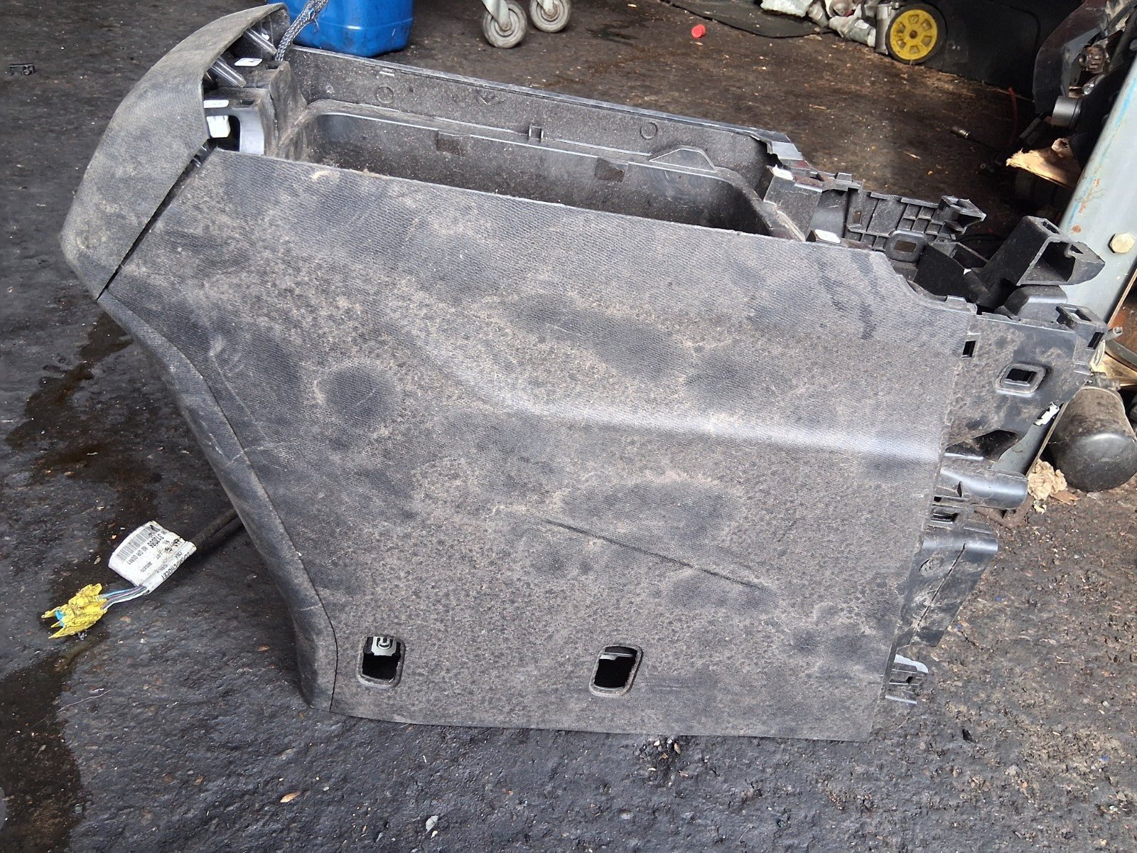 2023 VOLKSWAGEN T CROSS CENTRE REAR AIR VENTS USB SOCKET PORT TRIM 9822259280