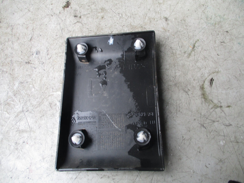 2023 RENAULT MASTER BRACKET MOULDING 768180129R