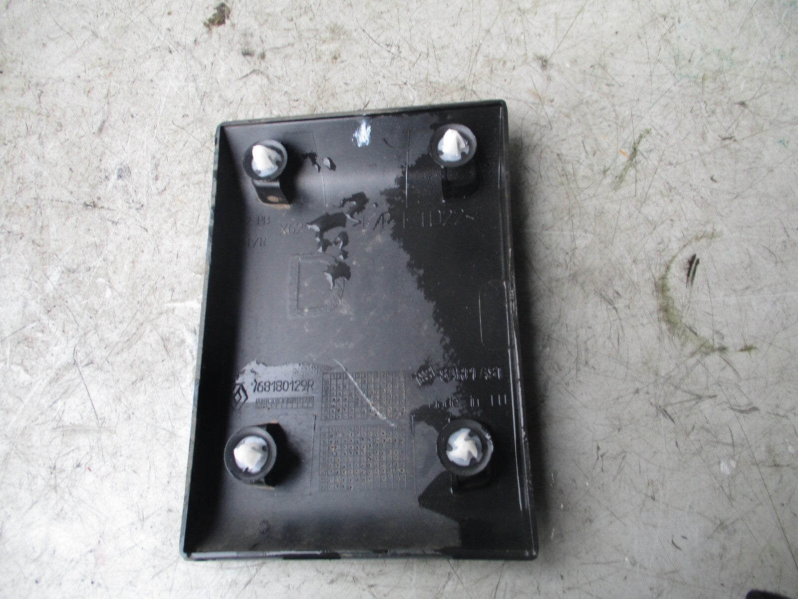 2023 RENAULT MASTER BRACKET MOULDING 768180129R