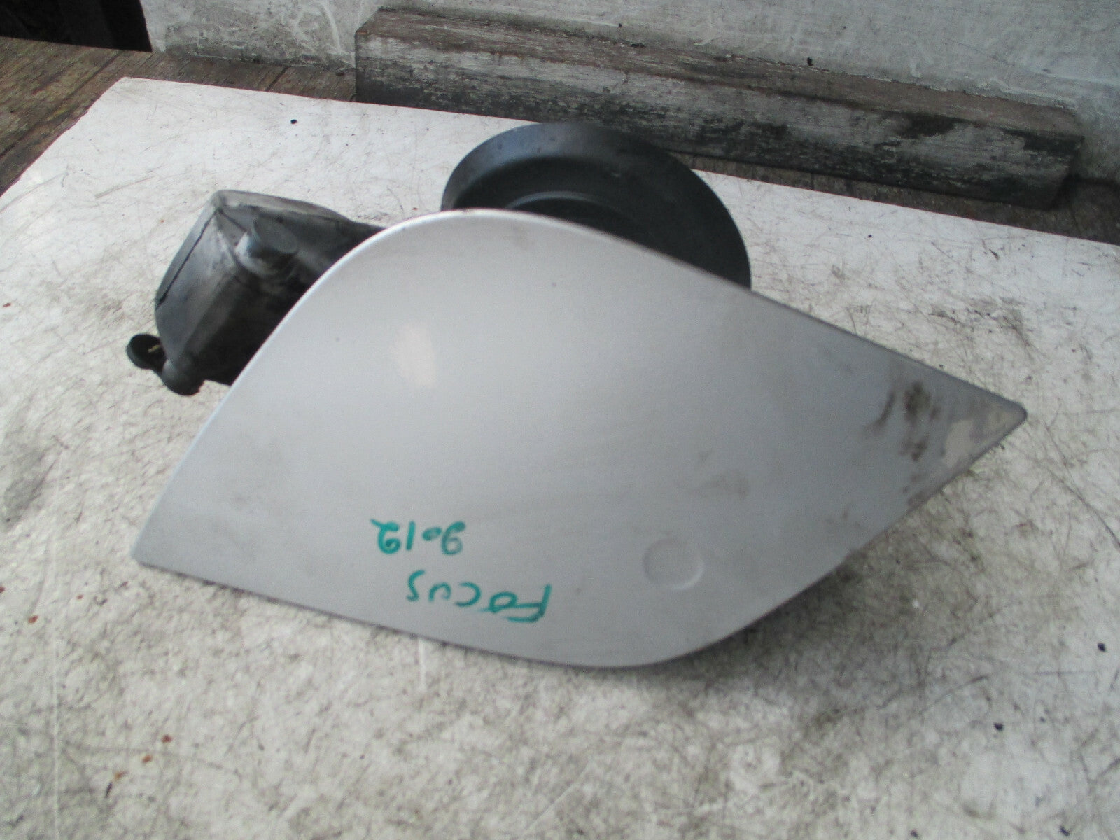 FORD FOCUS MK3 2012 FUEL FILLER FLAP BM51A27936