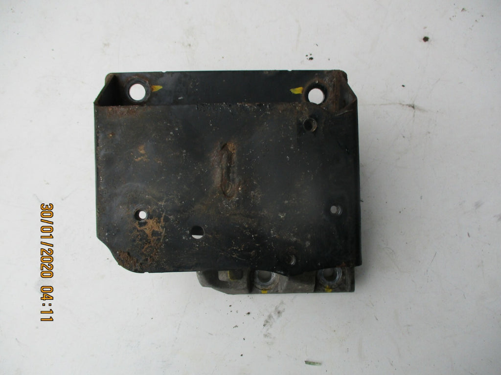 SUZUKI SWIFT MK3 2015 UPPER ENGINE MOUNT SUPPORT BRACKET ASSEMBLY