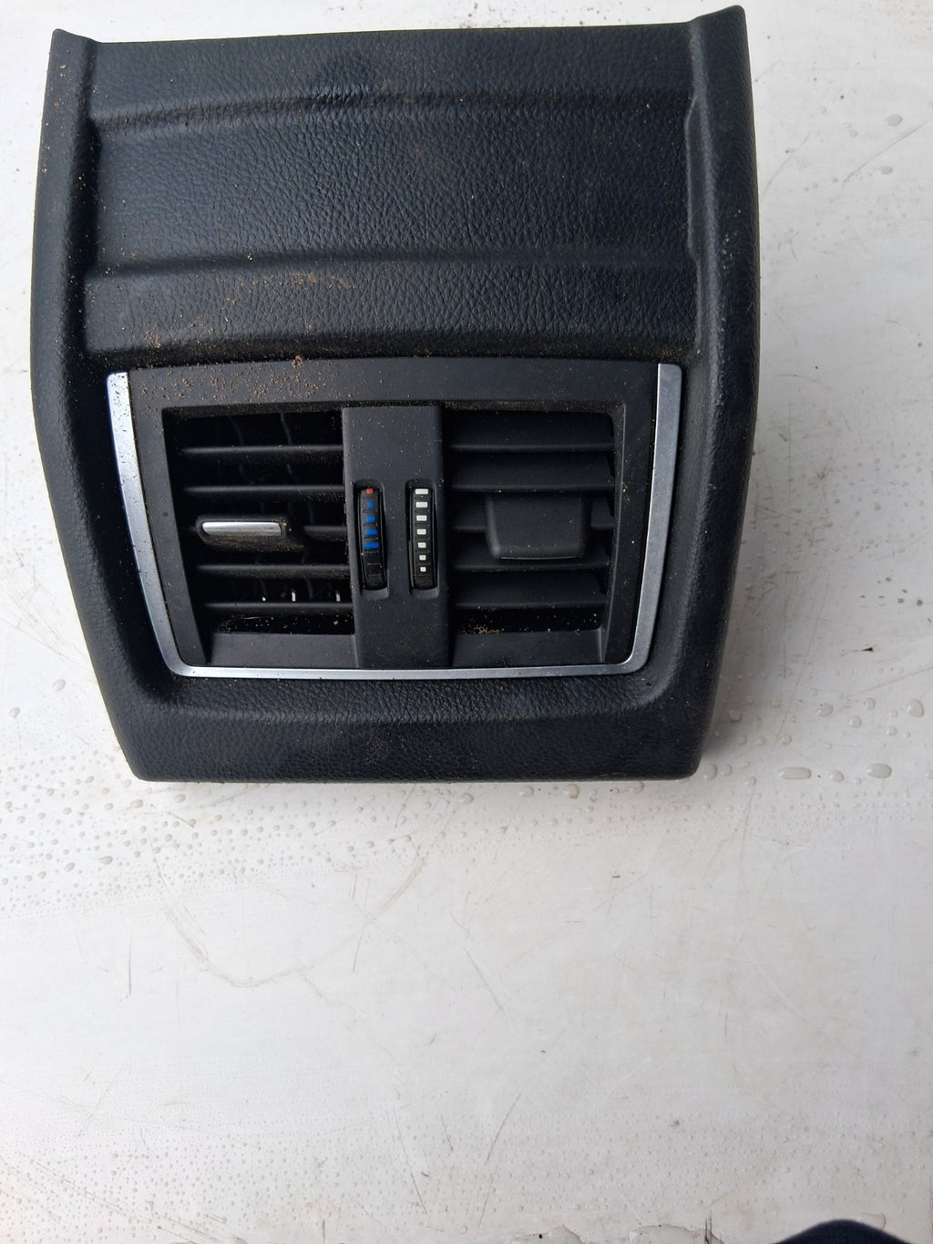 2017 BMW 3 SERIES F30 REAR AIR VENTS CONSOLE WITH TRIM 105016019