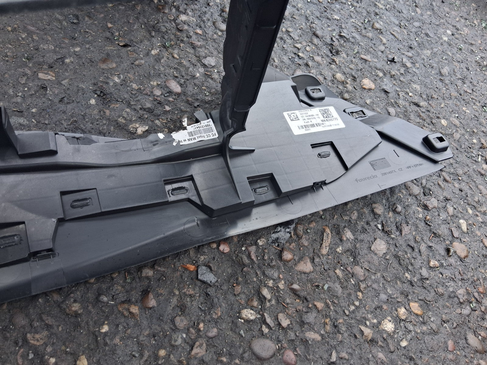 2022 BMW 2 SERIES F44 CENTRE CONSOLE WITH LEATHER ARMREST 5A369D0