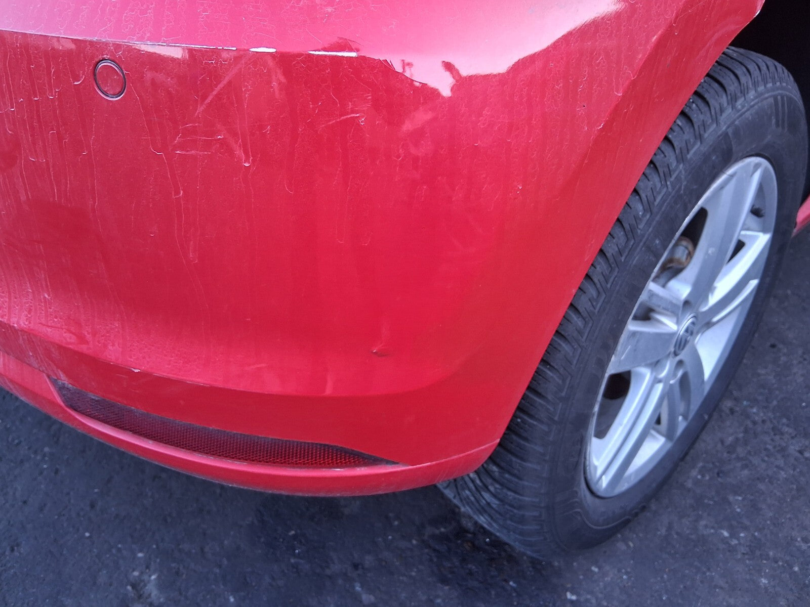 2017 VW VOLKSWAGEN POLO MK5 5 DOOR COMPLETE REAR BUMPER PDC FLASH RED LP3G