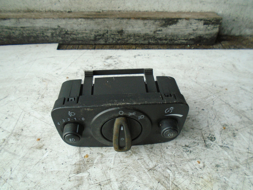 FORD FIESTA MK7 2014 HEADLIGHT HEADLAMP SWITCH