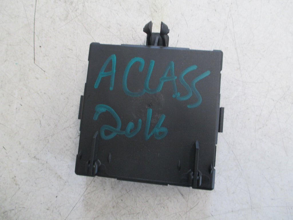 MERCEDES BENZ A CLASS W176 2016 PASSENGER FRONT DOOR CONTROL MODULE A1669000318