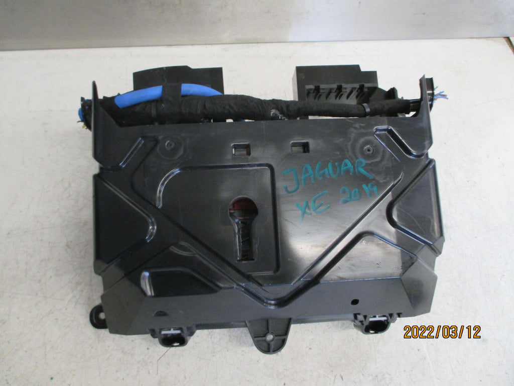 2019 JAGUAR XE BOOT REAR RELAY CONTROL MODULE JX6314N030AB