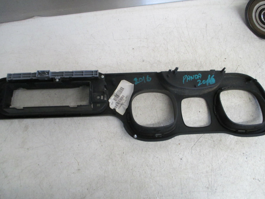 FIART PANDA MK3 2016 HAZARD LIGHT SWITCH SURROUND TRIM