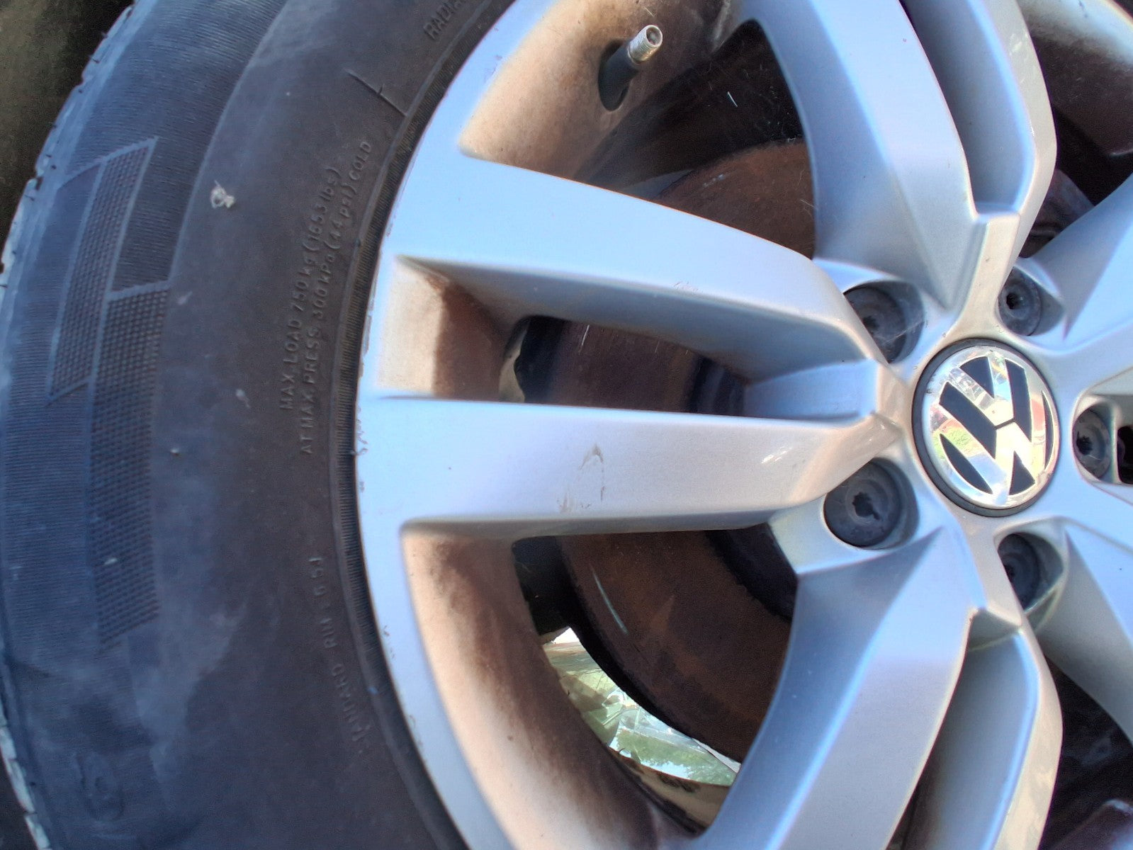 2013 VW VOLKSWAGEN TIGUAN MK1 16 INCH ALLOY WHEEL WITH TYRE 215/65R16 REF 4