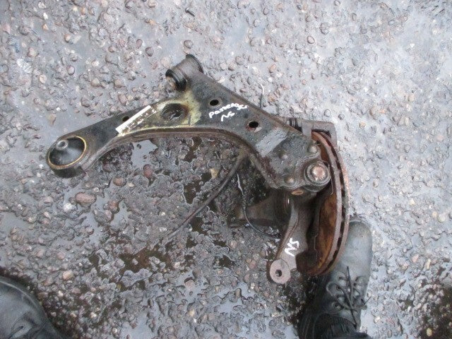 PEUGEOT PARTNER MK2 2009 1.6 DIESEL NS PASSENGER SIDE MANUAL WHEEL BEARING HUB
