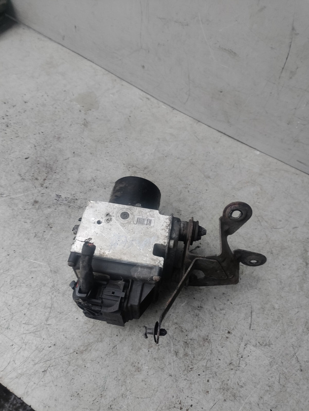 VW VOLKSWAGEN PASSAT B6 2009 ABS PUMP MODULE 3C0614109T
