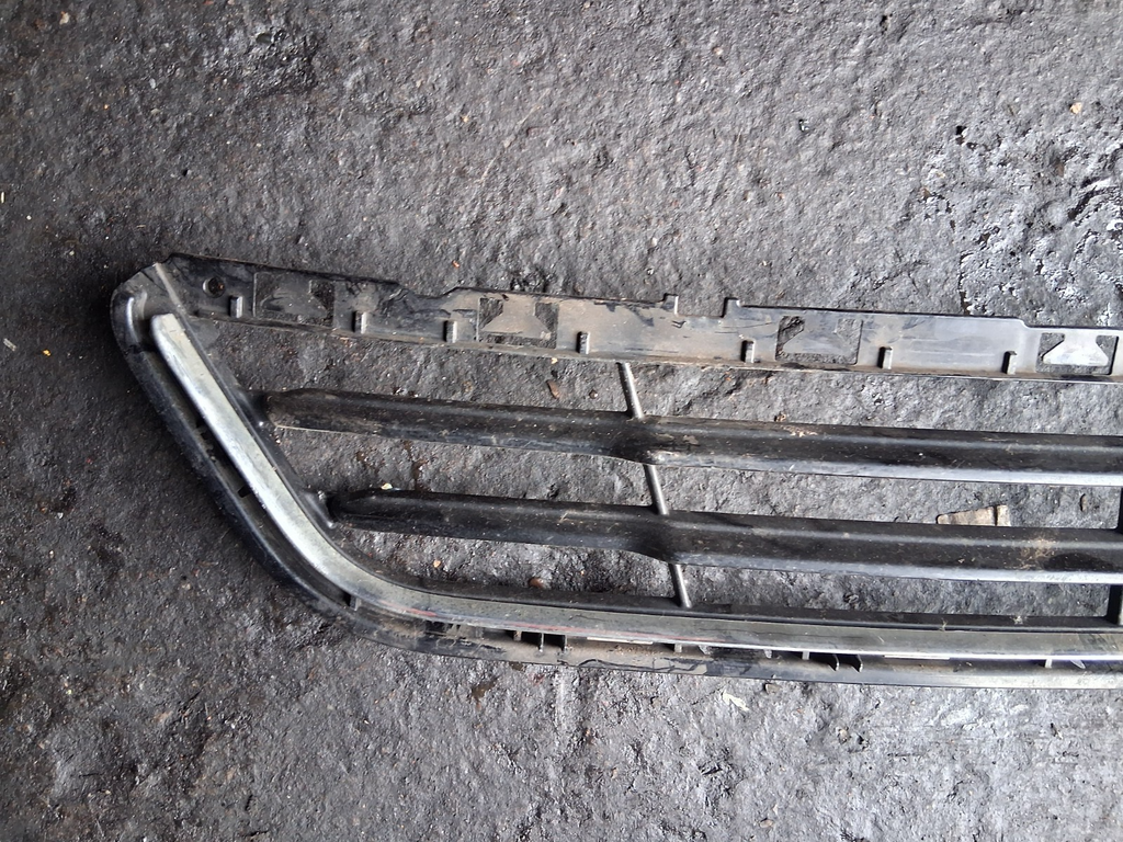 2016 FORD MONDEO MK5 HATCHBACK FRONT BUMPER LOWER GRILL DS7317B968