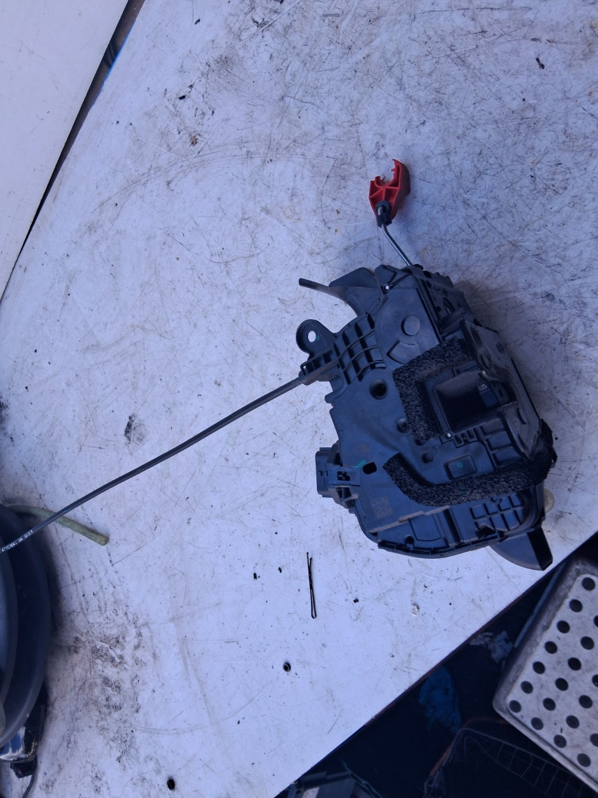 2015 RENAULT TRAFIC B X82 MK2 NSF PASSENGER SIDE DOOR LOCK MECHANISM 805037547R
