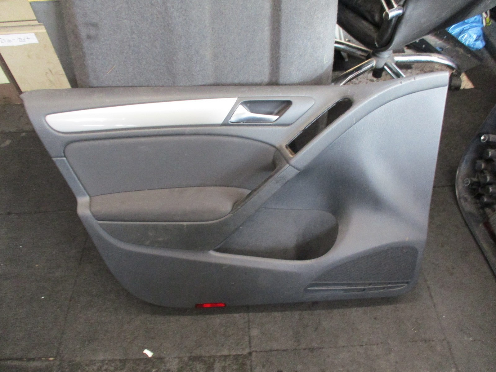 VOLKSWAGEN GOLF 5K MK6 NSF PASSENGER SIDE FRONT DOOR CARD