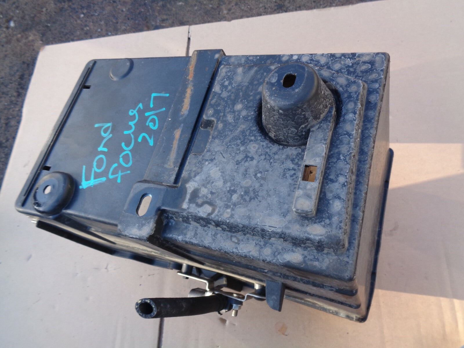 FORD FOCUS MK3 2017 5 DOOR HATCHBACK BATTERY BOX AM5110726E