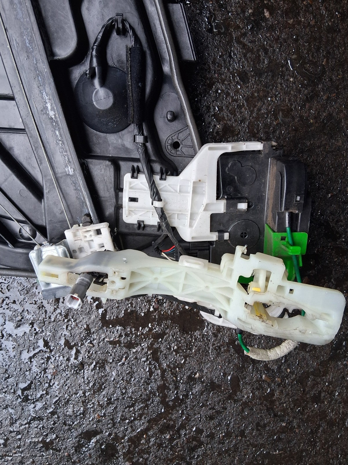 2013 HYUNDAI I40 SIDE FRONT LEFT WINDOW MOTOR REGULATOR 82470-3ZXXX