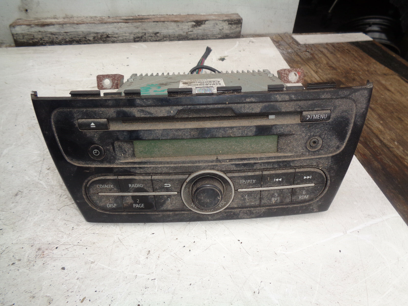 MITSUBISHI MIRAGE 2 MK6 2015 RADIO STEREO CD PLAYER HEAD UNIT 8701A358