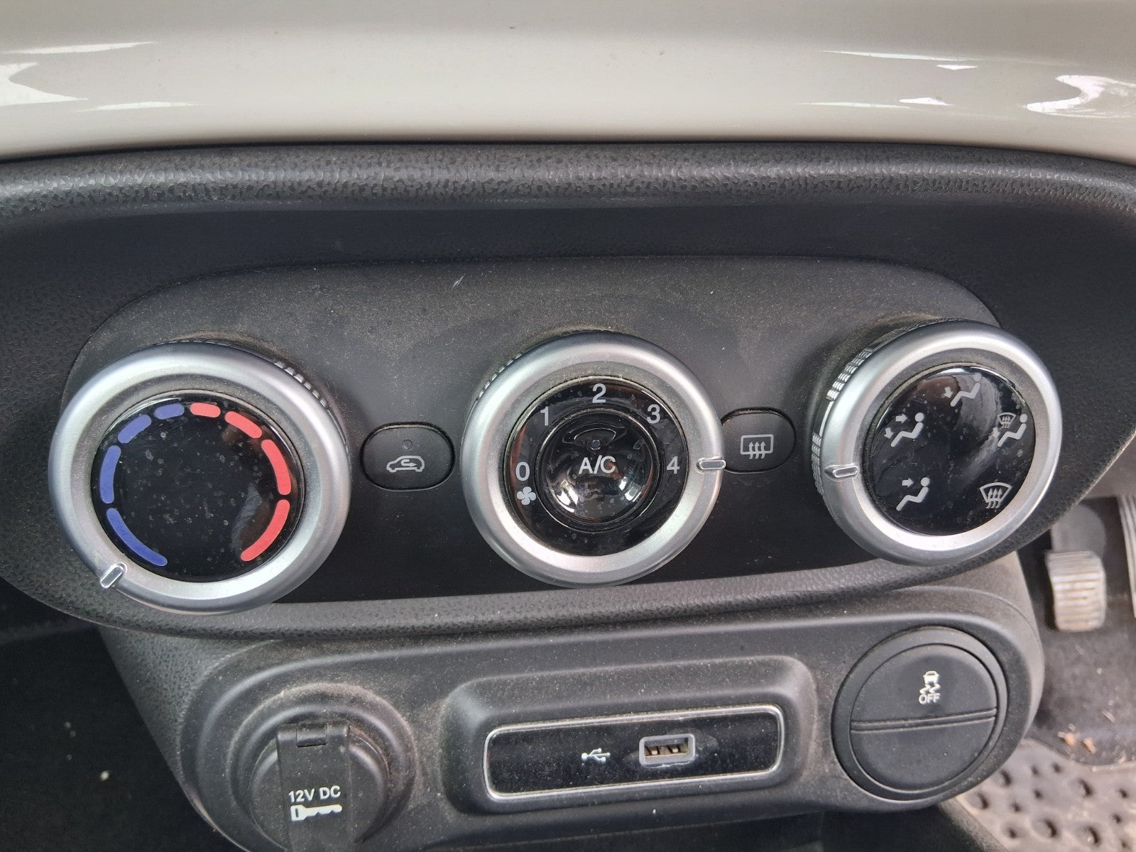2019 FIAT 500L HATCH HEATER AC CLIMATE CONTROL SWITCH PANEL