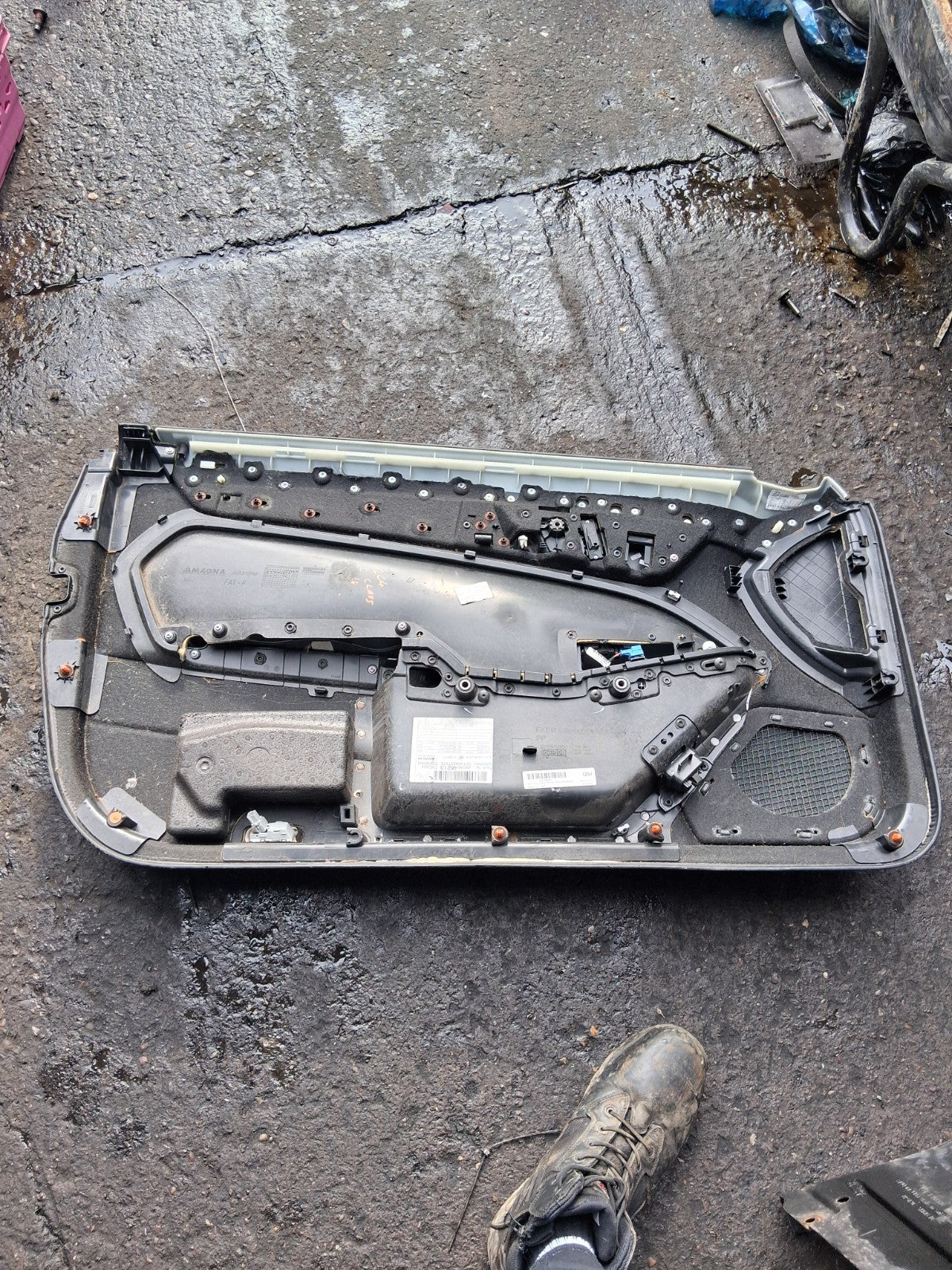 2014 MERCEDES BENZ C CLASS W204 COUPE OSF DRIVER SIDE DOOR CARD PANEL