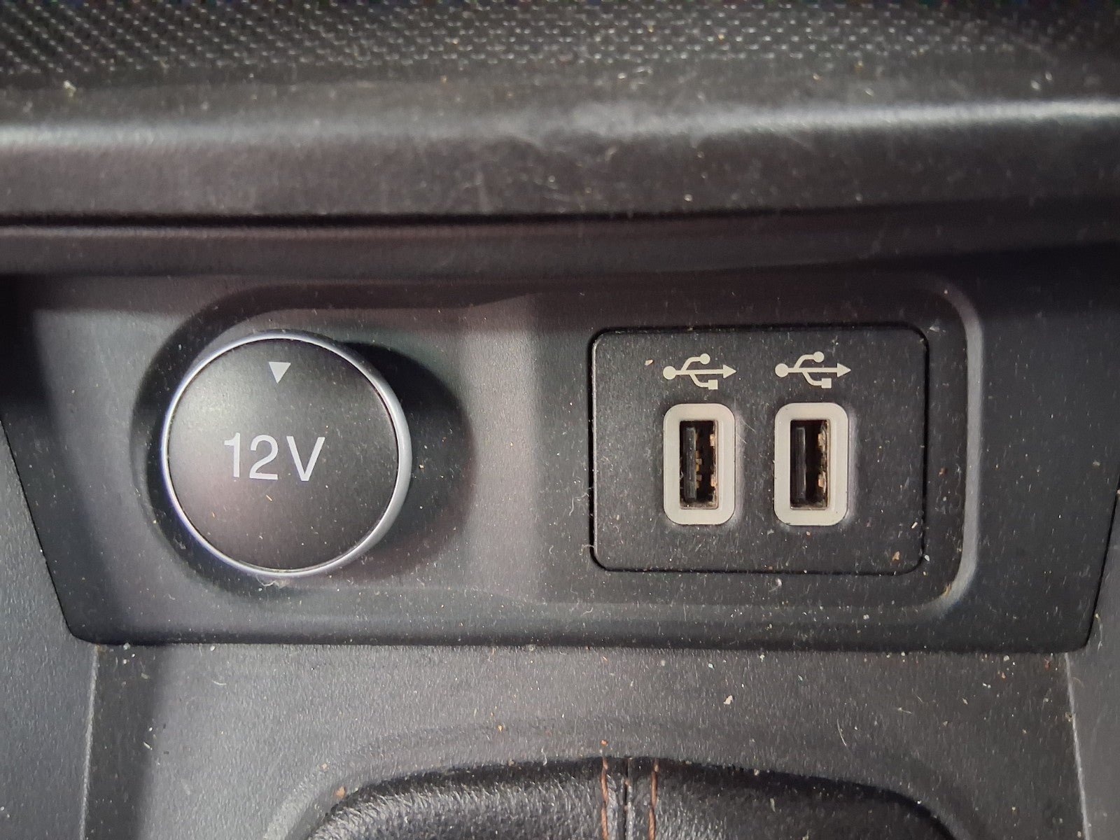 2018 FORD KA + PLUS HATCHBACK USB PORT 12V SOCKET
