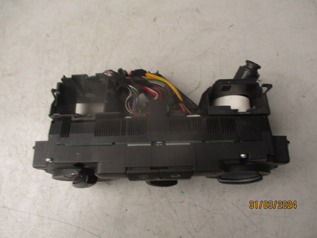 2008 VOLKSWAGEN PASSAT AIR CON & HEATER CLIMATE CONTROL PANEL K0275HB009352