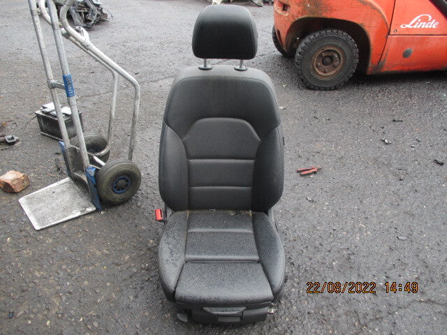 MERCEDES BENZ GLA X156 FRONT PASSENGER SIDE COMPLETE LEATHER SEAT BLACK