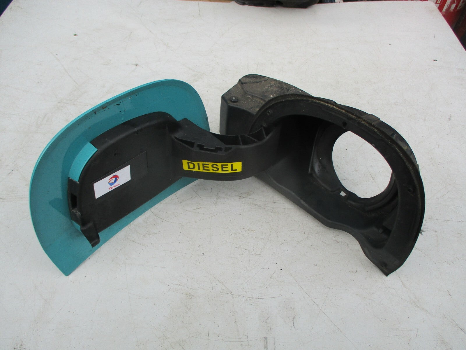 CITROEN C4 CACTUS 2015 DIESEL PETROL FUEL FLAP DOOR COVER GREEN BLUE 9801501380