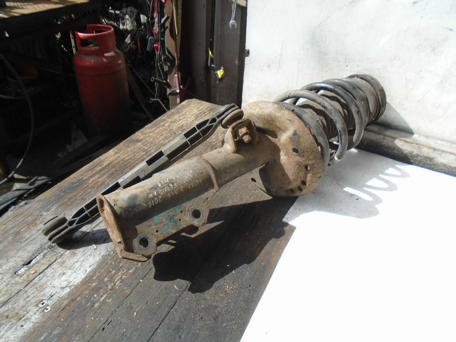 VAUXHALL ASTRA J 2011 OSF DRIVER SIDE FRONT SHOCK ABSORBER 13354014